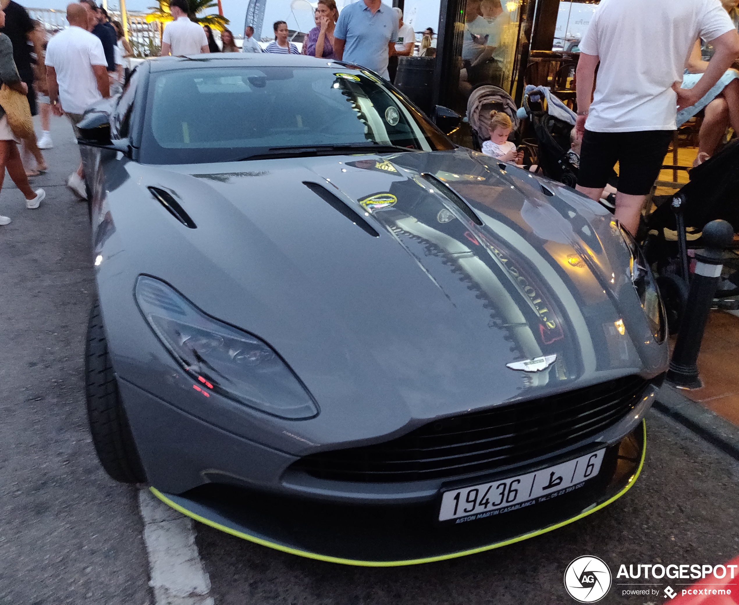 Aston Martin DB11 AMR