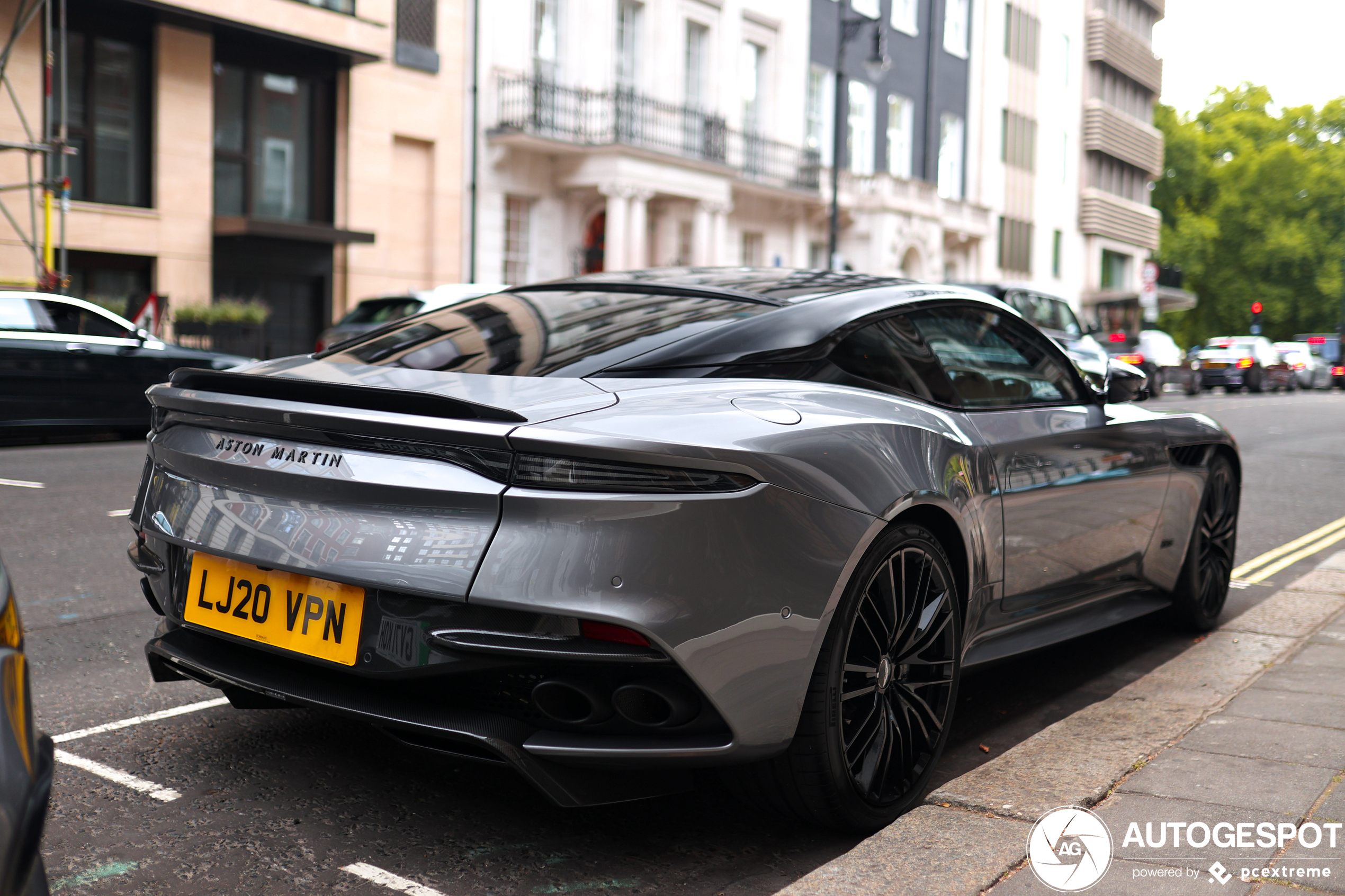 Aston Martin DBS Superleggera