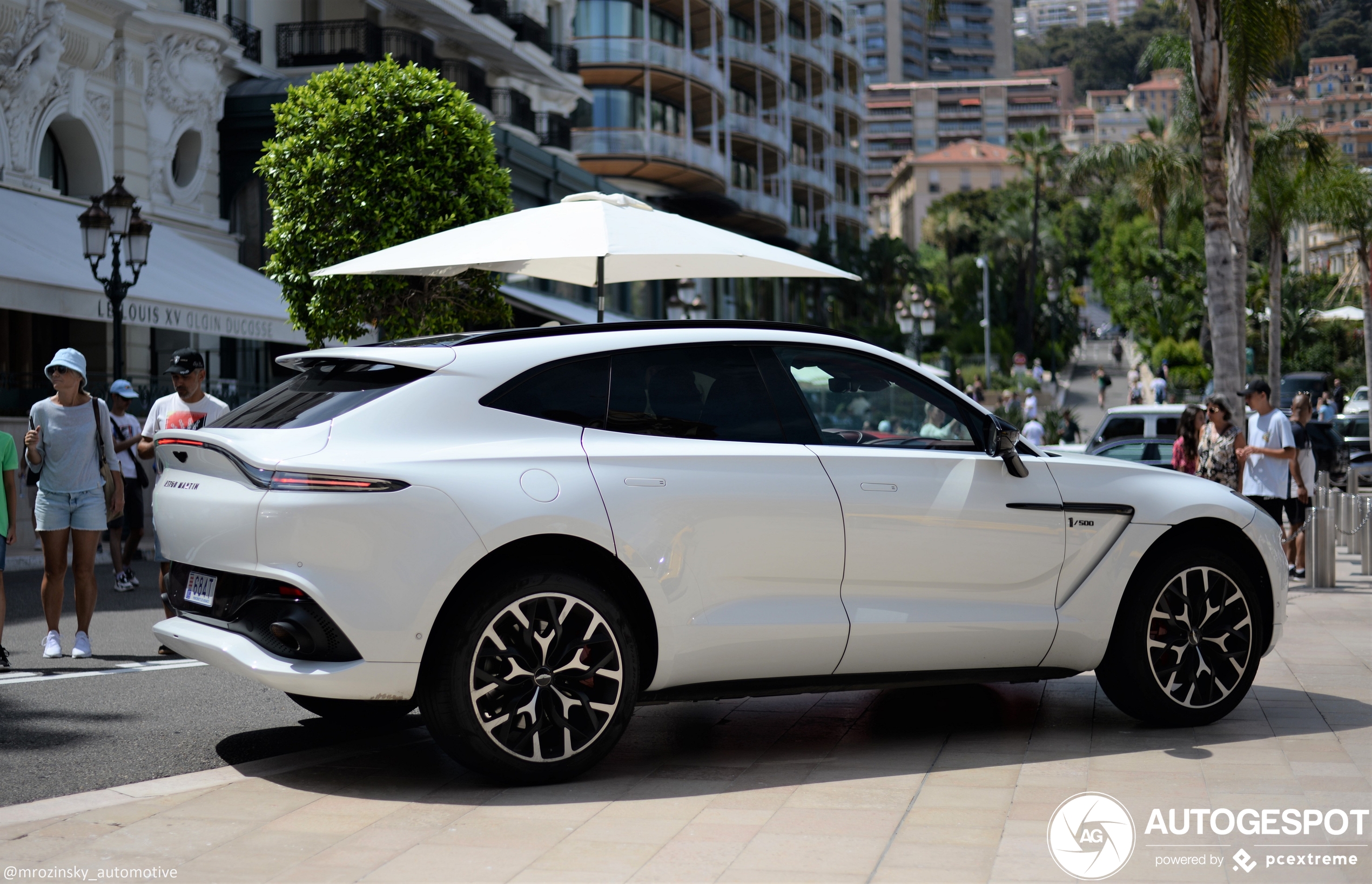 Aston Martin DBX