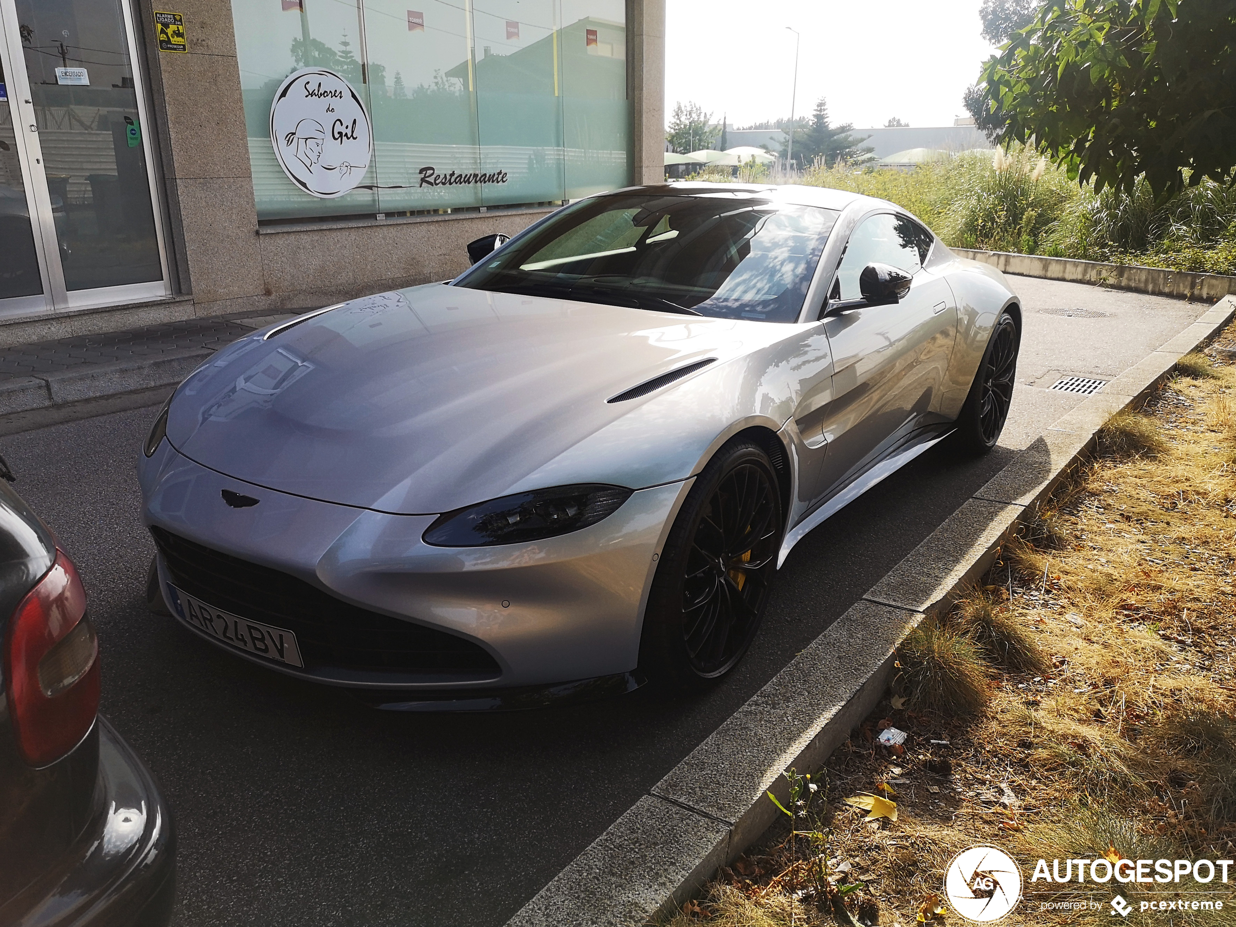 Aston Martin V8 Vantage 2018