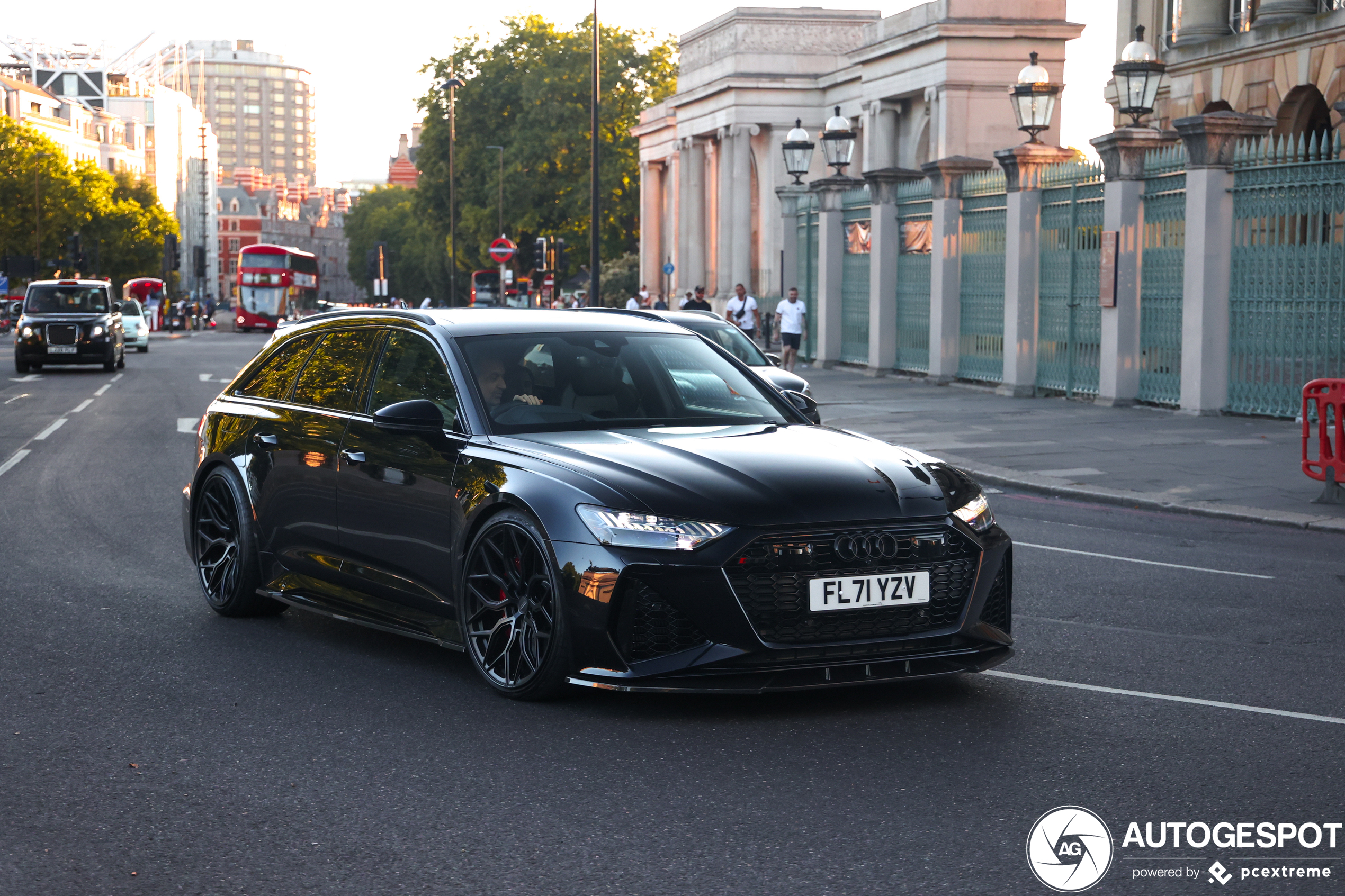 Audi RS6 Avant C8 Urban