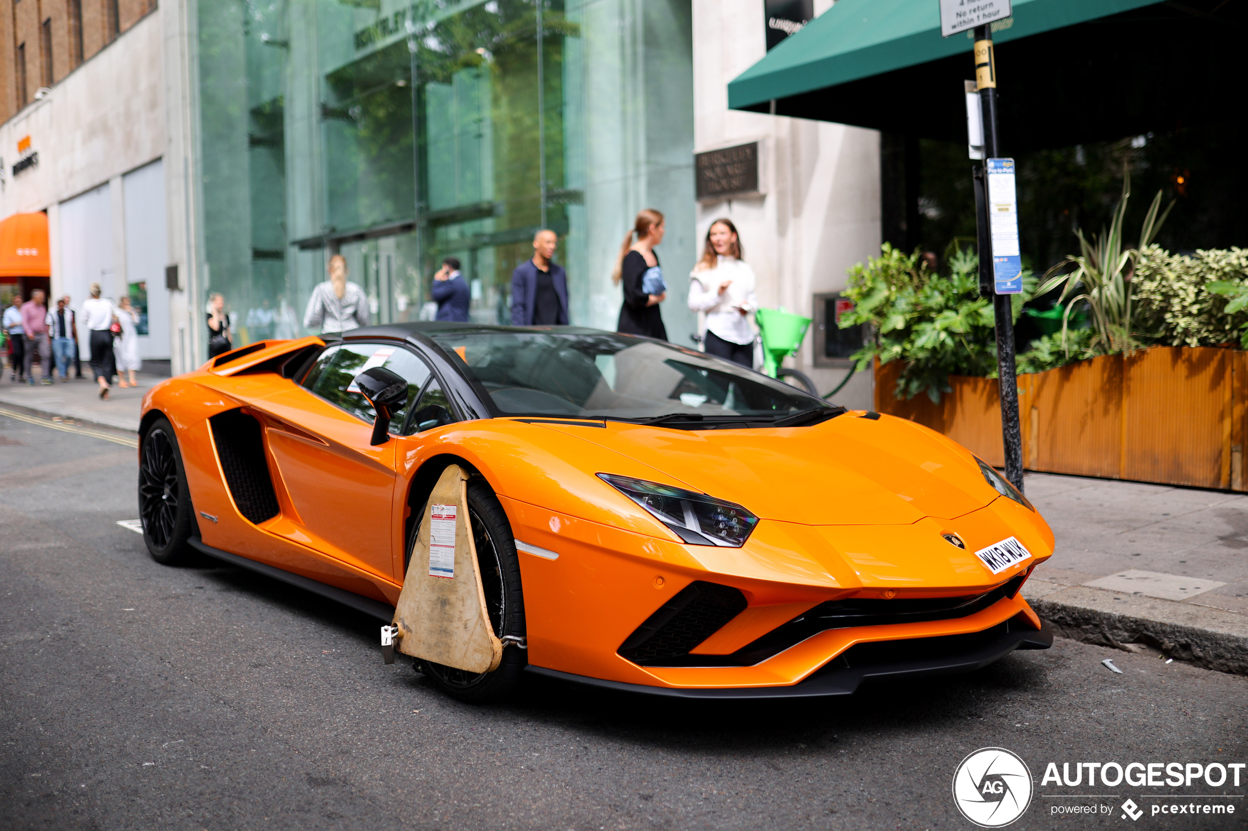 Lamborghini Aventador S LP740-4 Roadster