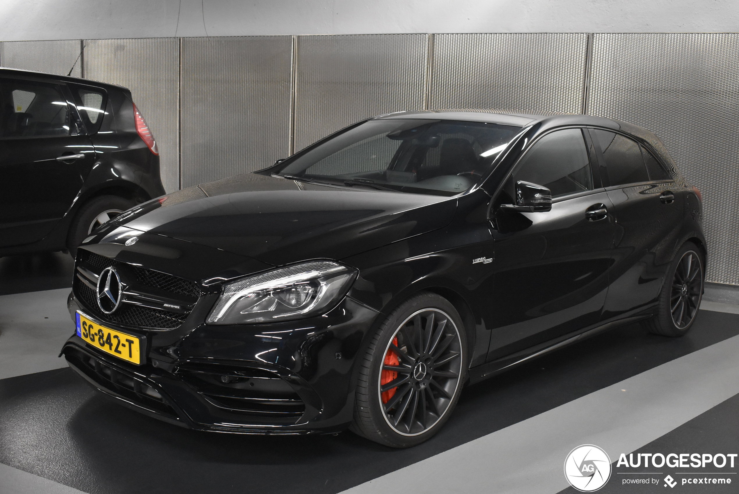 Mercedes-AMG A 45 W176 2015