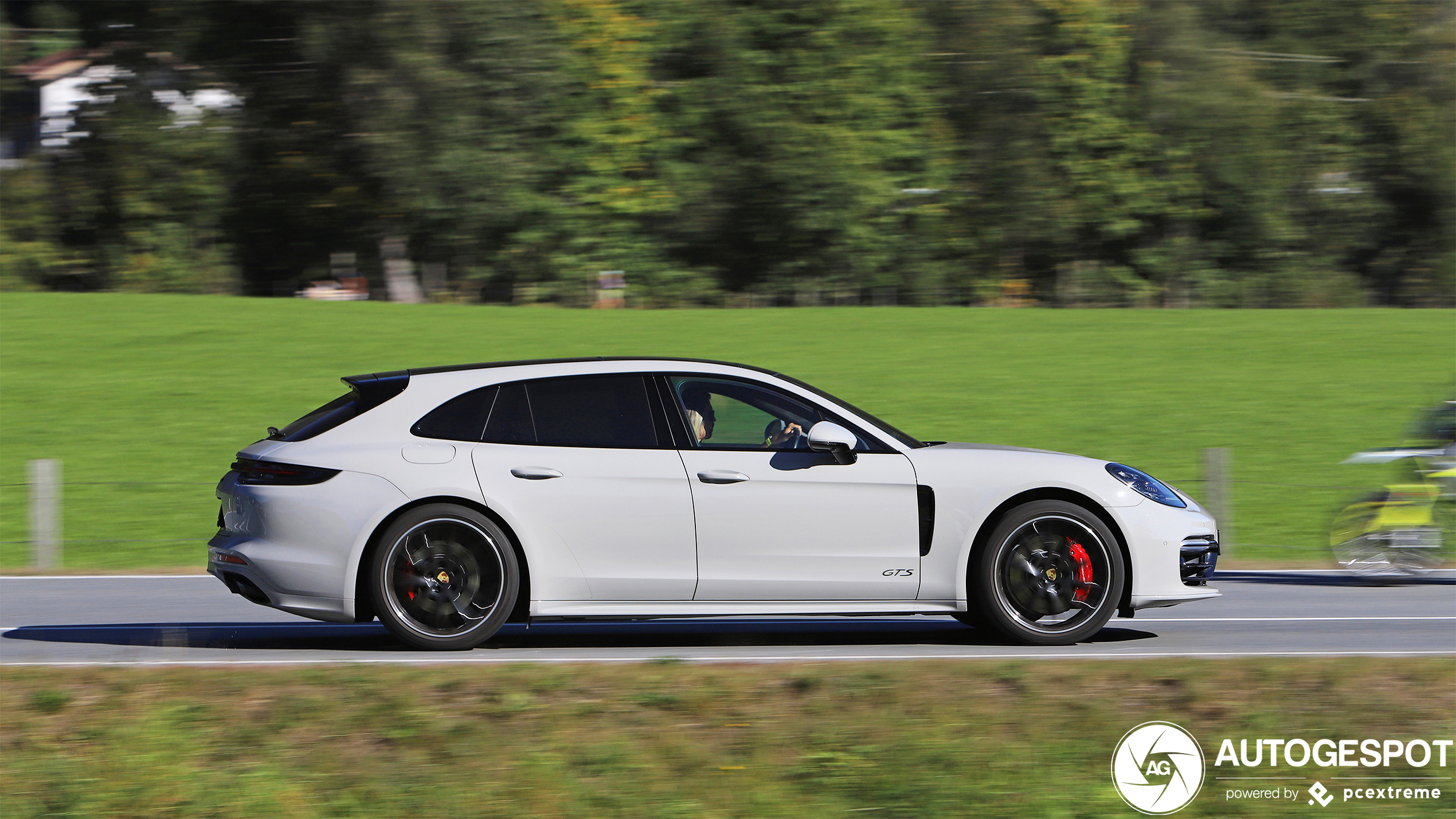 Porsche 971 Panamera GTS Sport Turismo