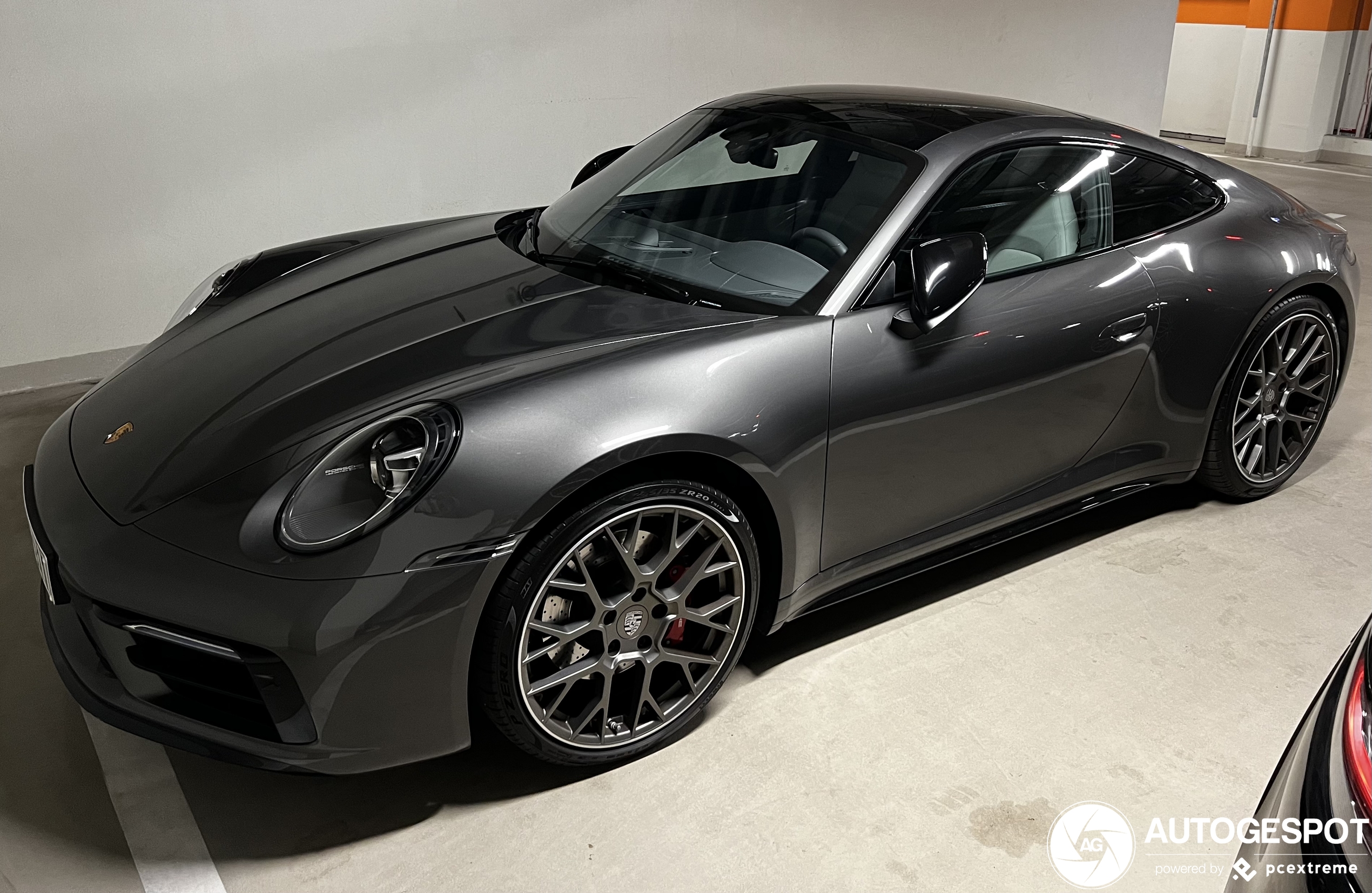 Porsche 992 Carrera 4S