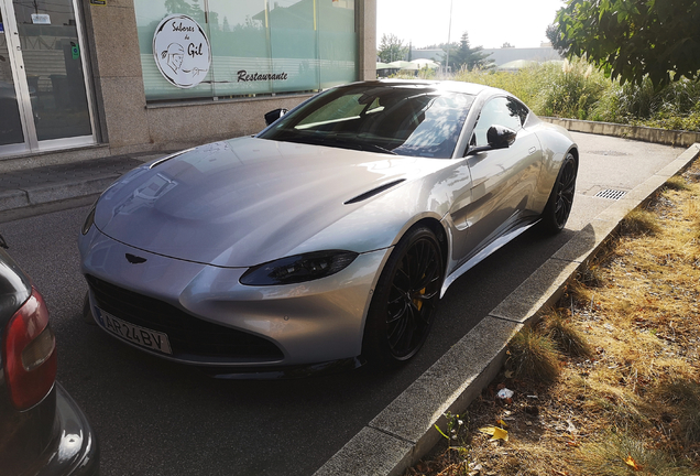 Aston Martin V8 Vantage 2018