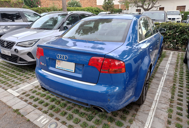 Audi RS4 Sedan