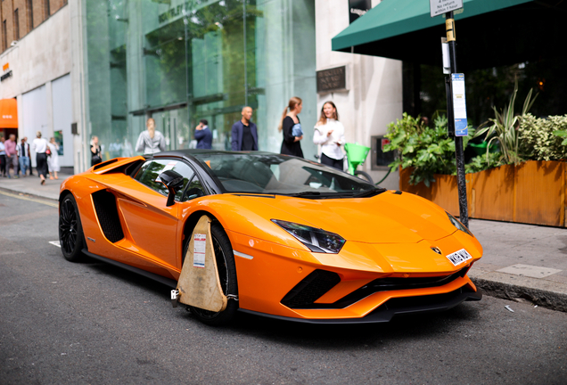 Lamborghini Aventador S LP740-4 Roadster