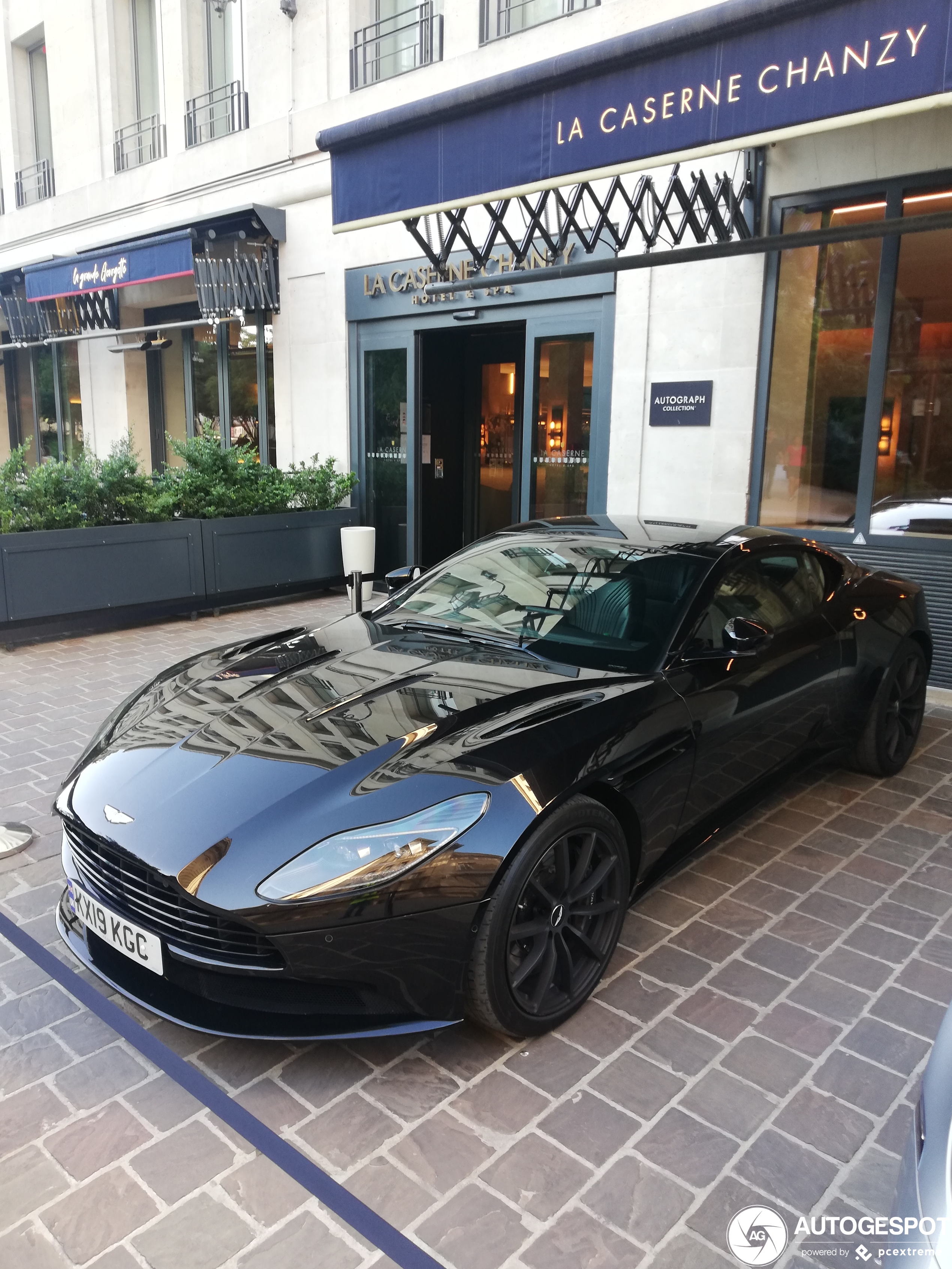 Aston Martin DB11 AMR