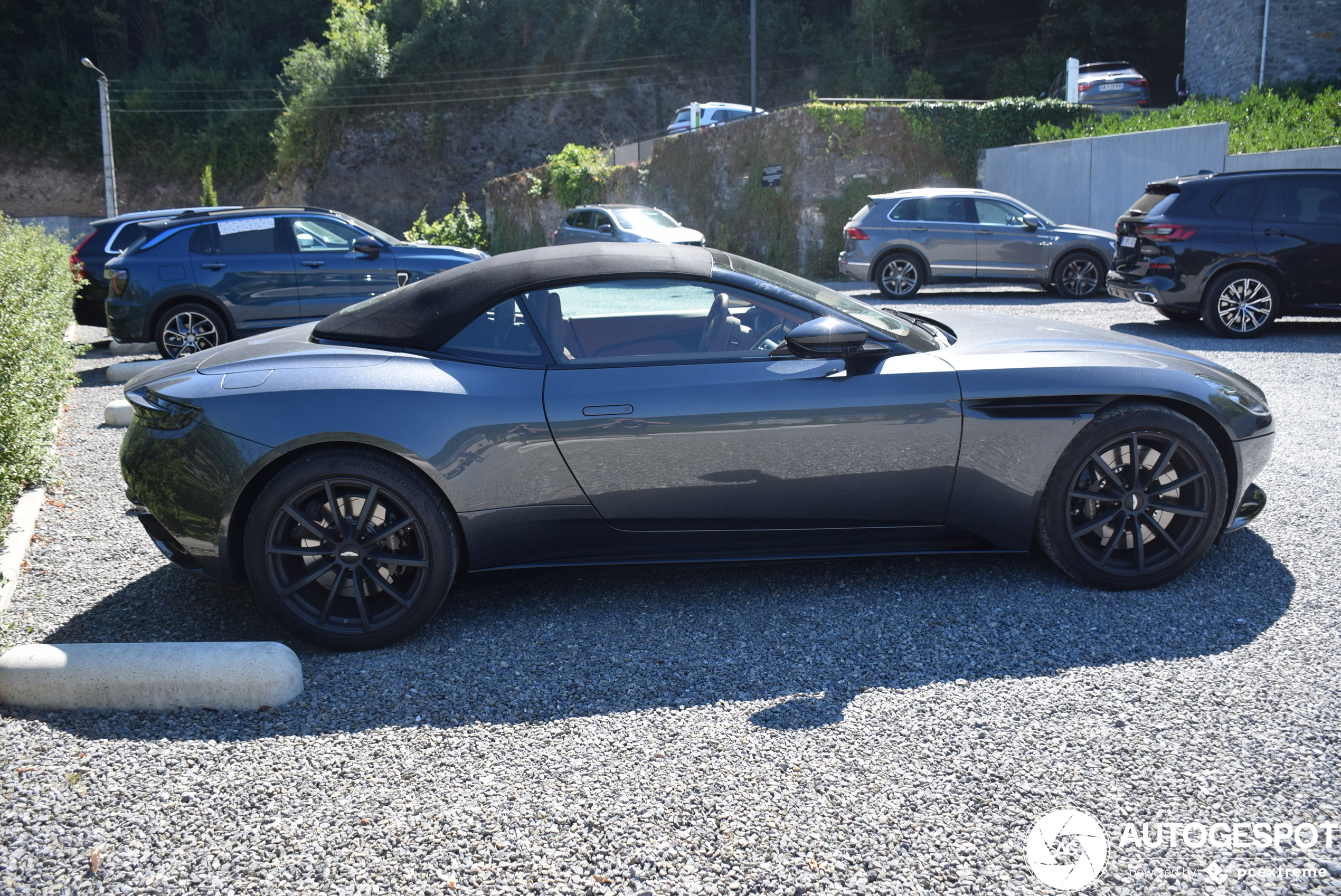 Aston Martin DB11 V8 Volante