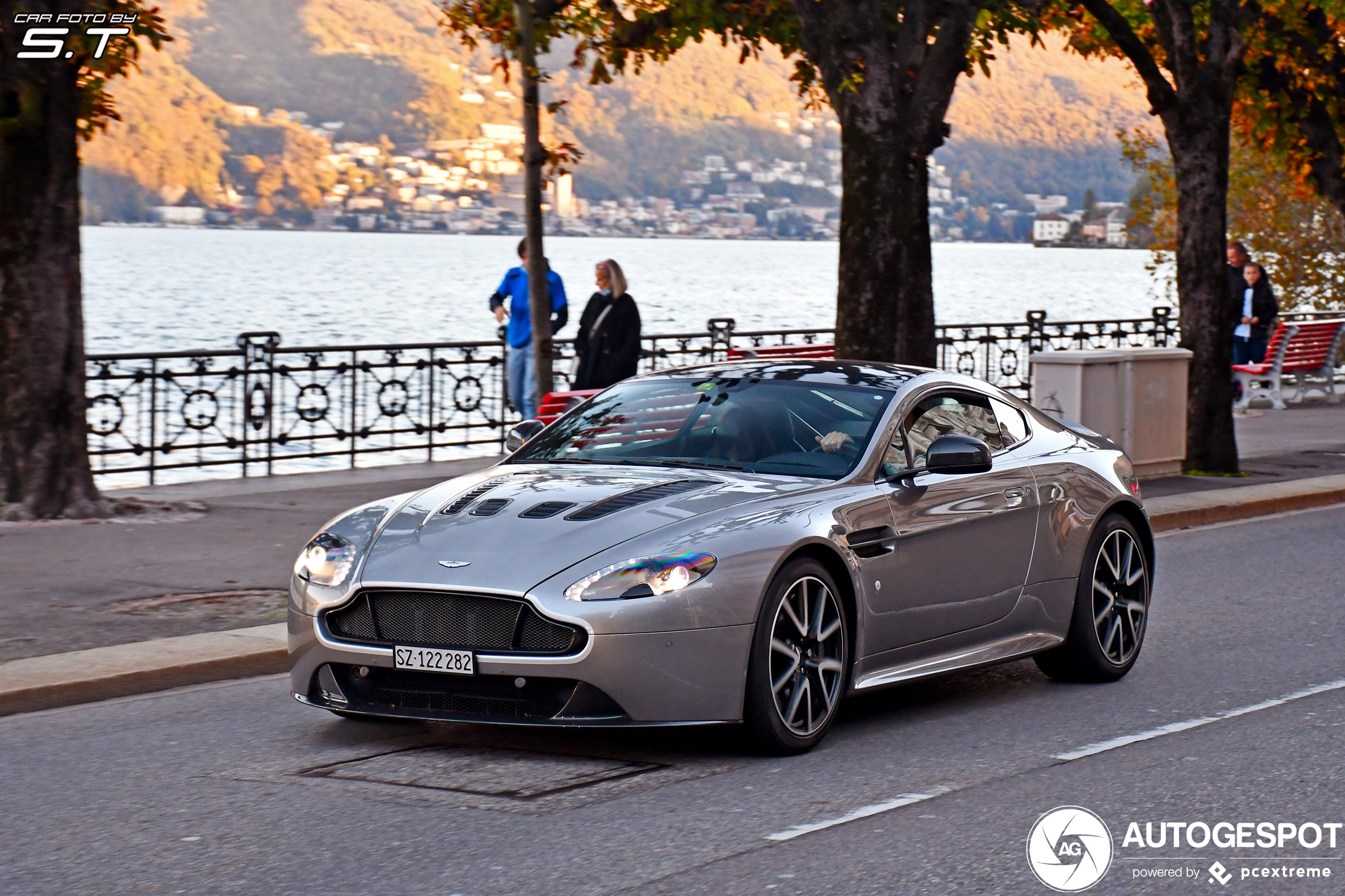 Aston Martin V12 Vantage S