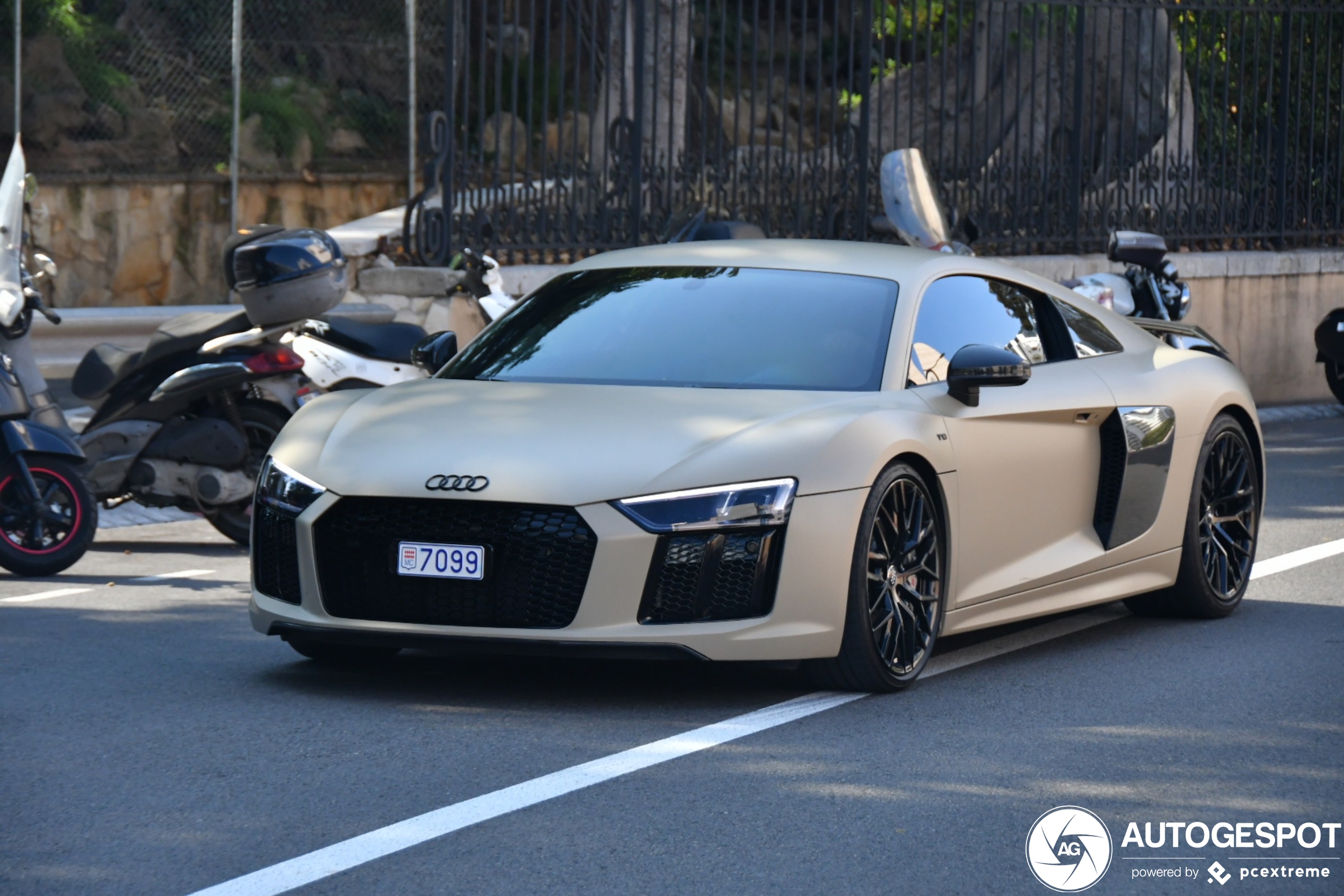 Audi R8 V10 Plus 2015