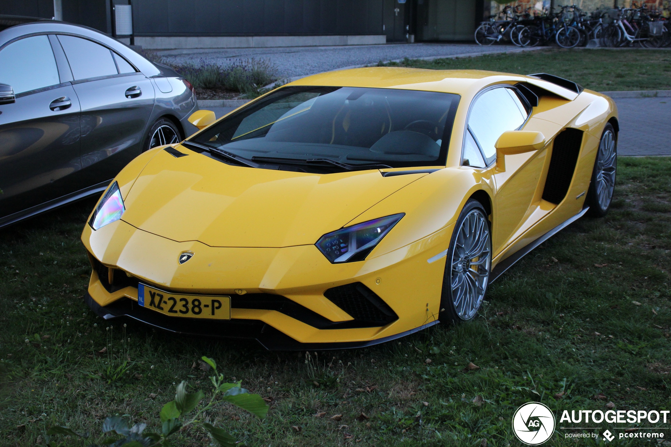 Lamborghini Aventador S LP740-4