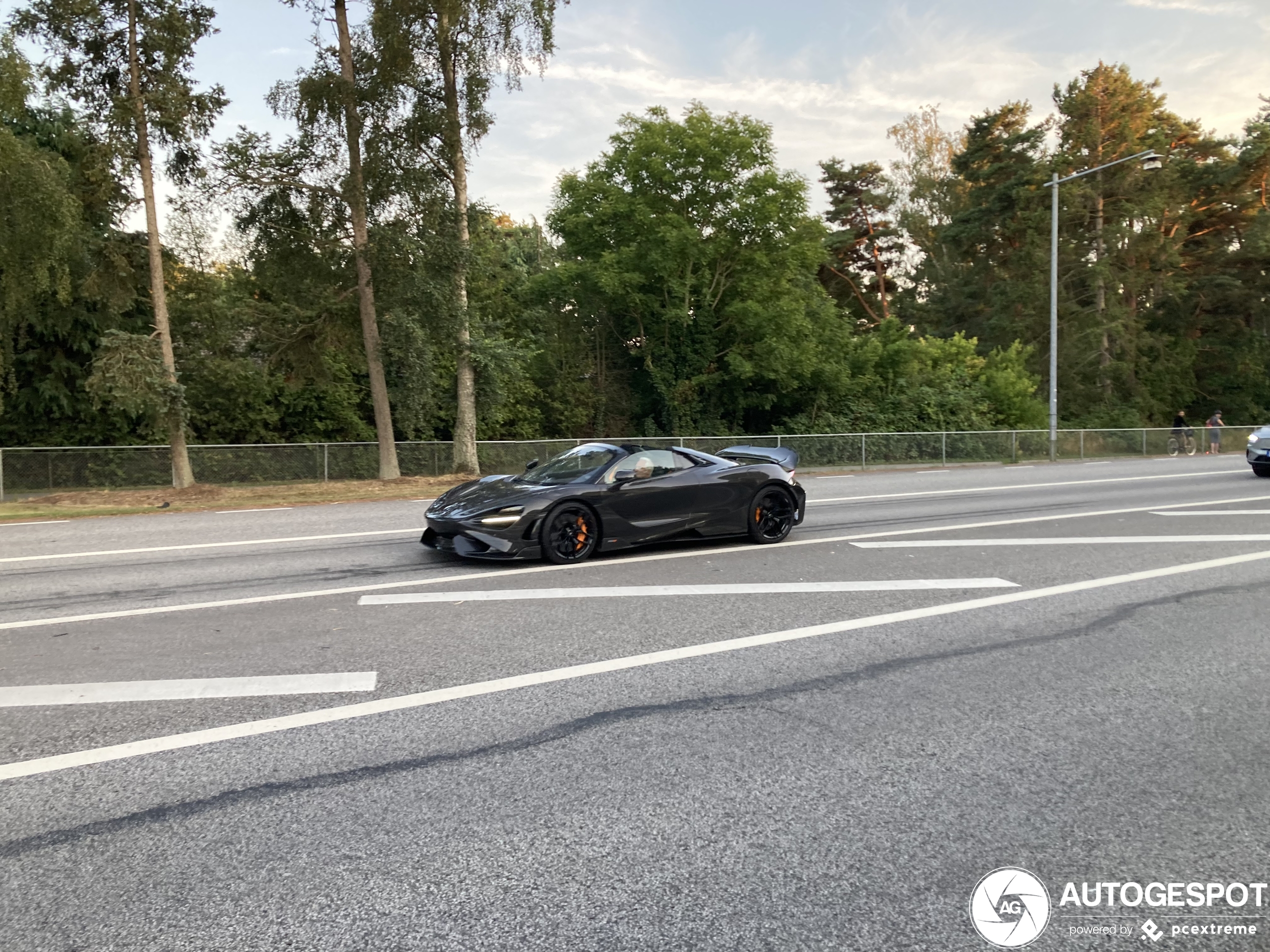 McLaren 765LT Spider