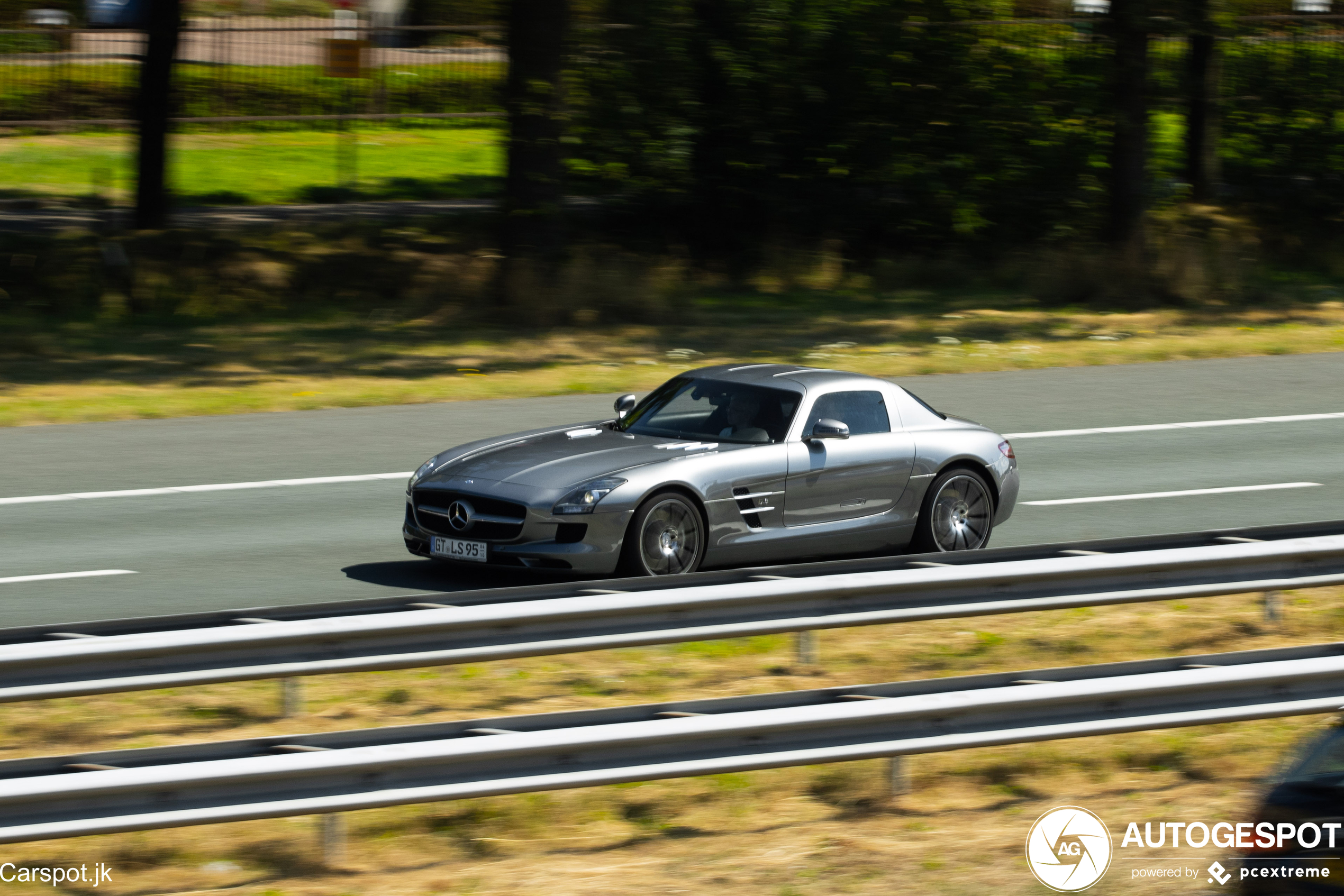 Mercedes-Benz SLS AMG