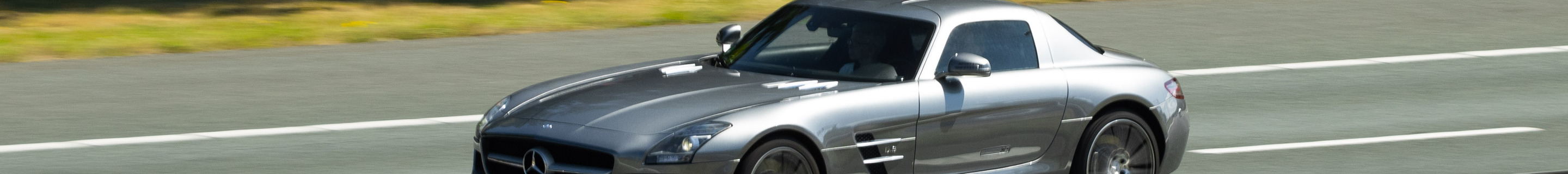 Mercedes-Benz SLS AMG