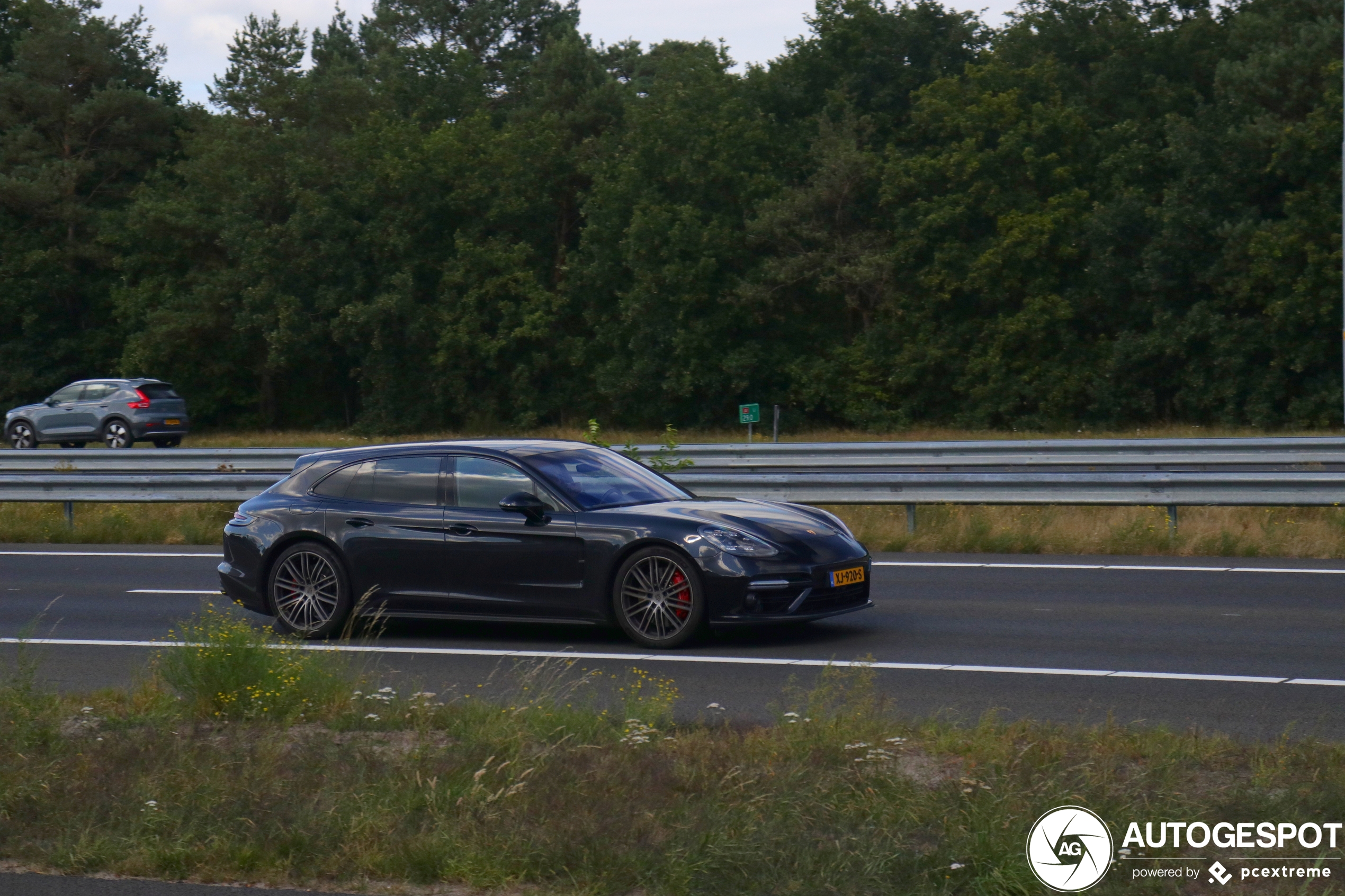 Porsche 971 Panamera Turbo Sport Turismo