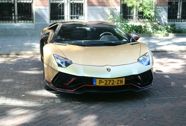 Lamborghini Aventador LP780-4 Ultimae Roadster