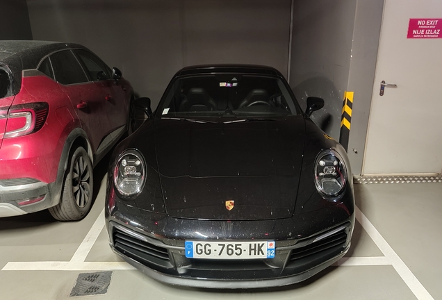 Porsche 992 Carrera 4S