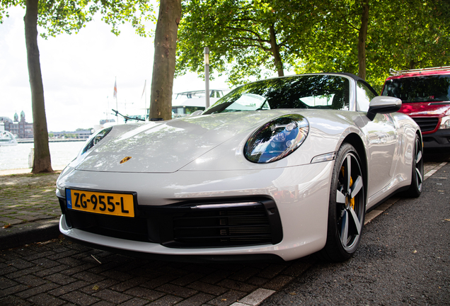 Porsche 992 Carrera 4S Cabriolet