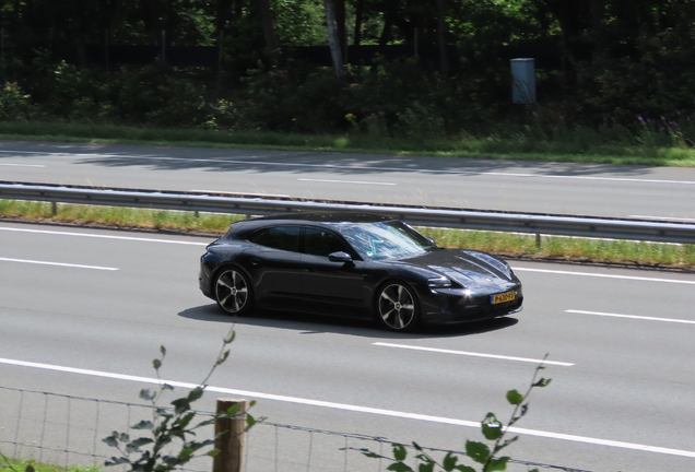 Porsche Taycan GTS Sport Turismo