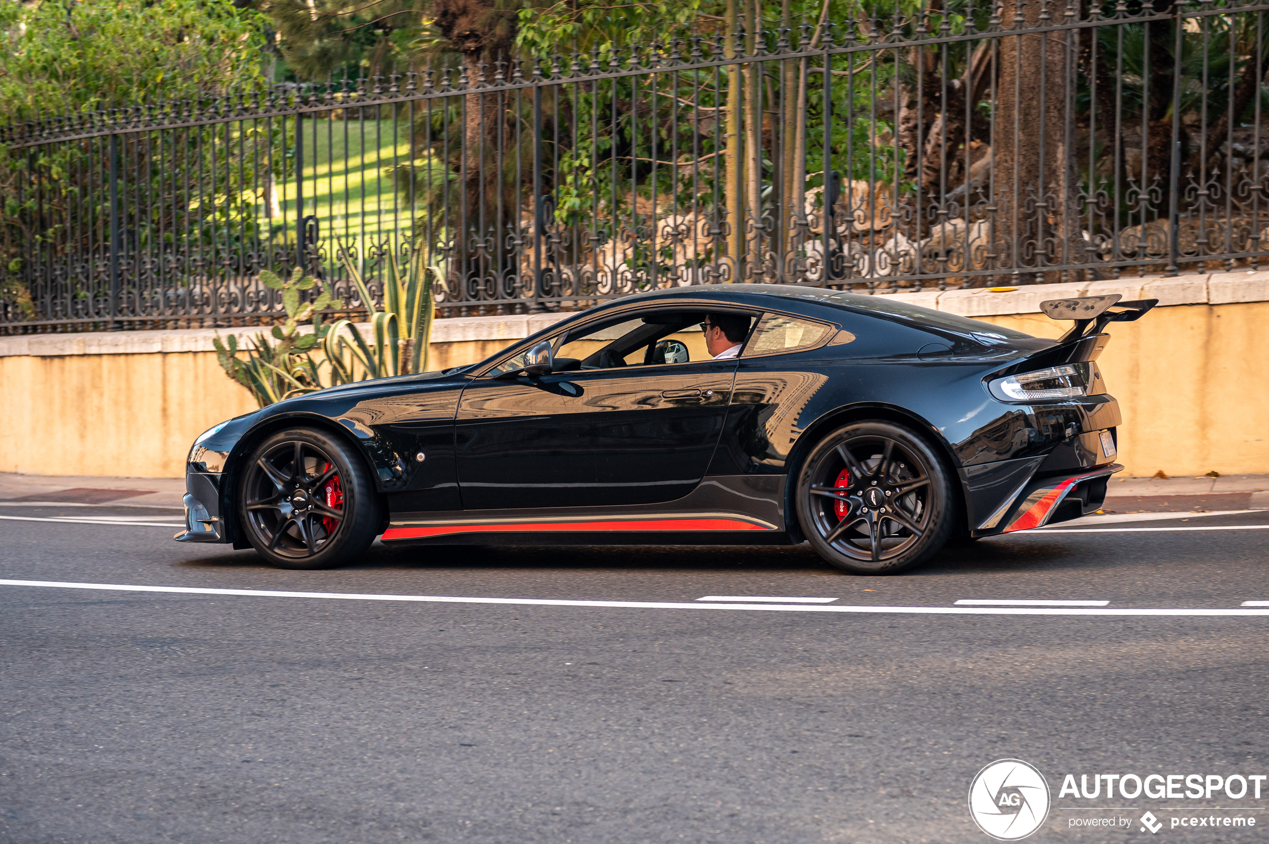 Aston Martin Vantage GT8