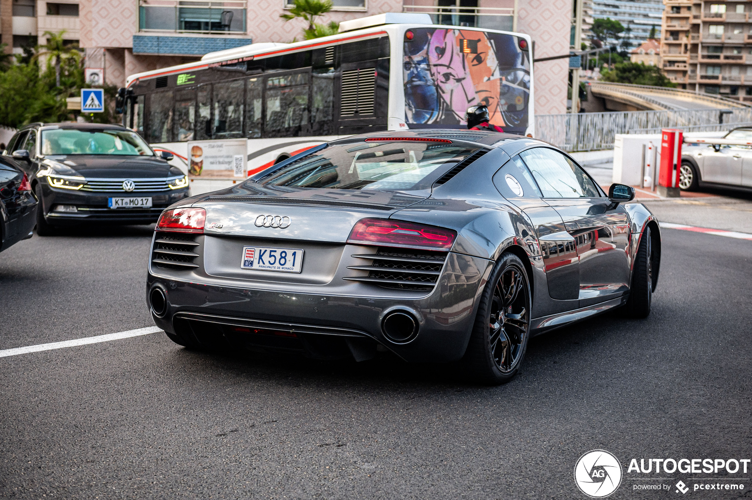 Audi R8 V10 Plus 2013