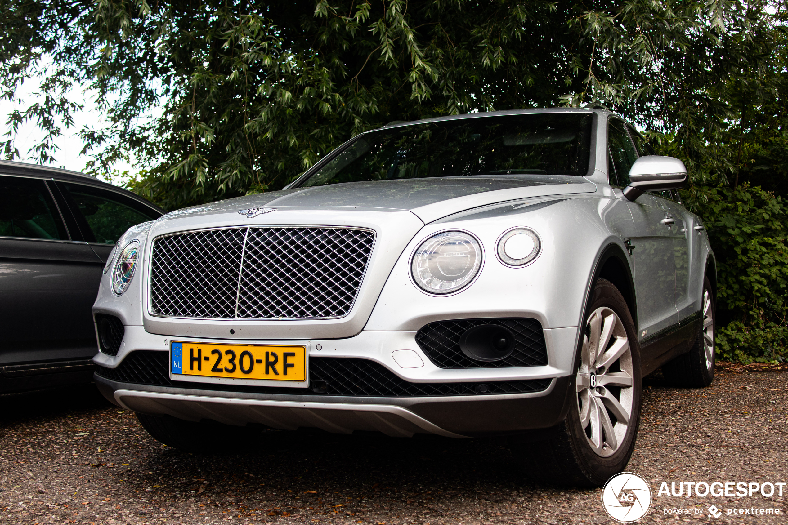 Bentley Bentayga Hybrid