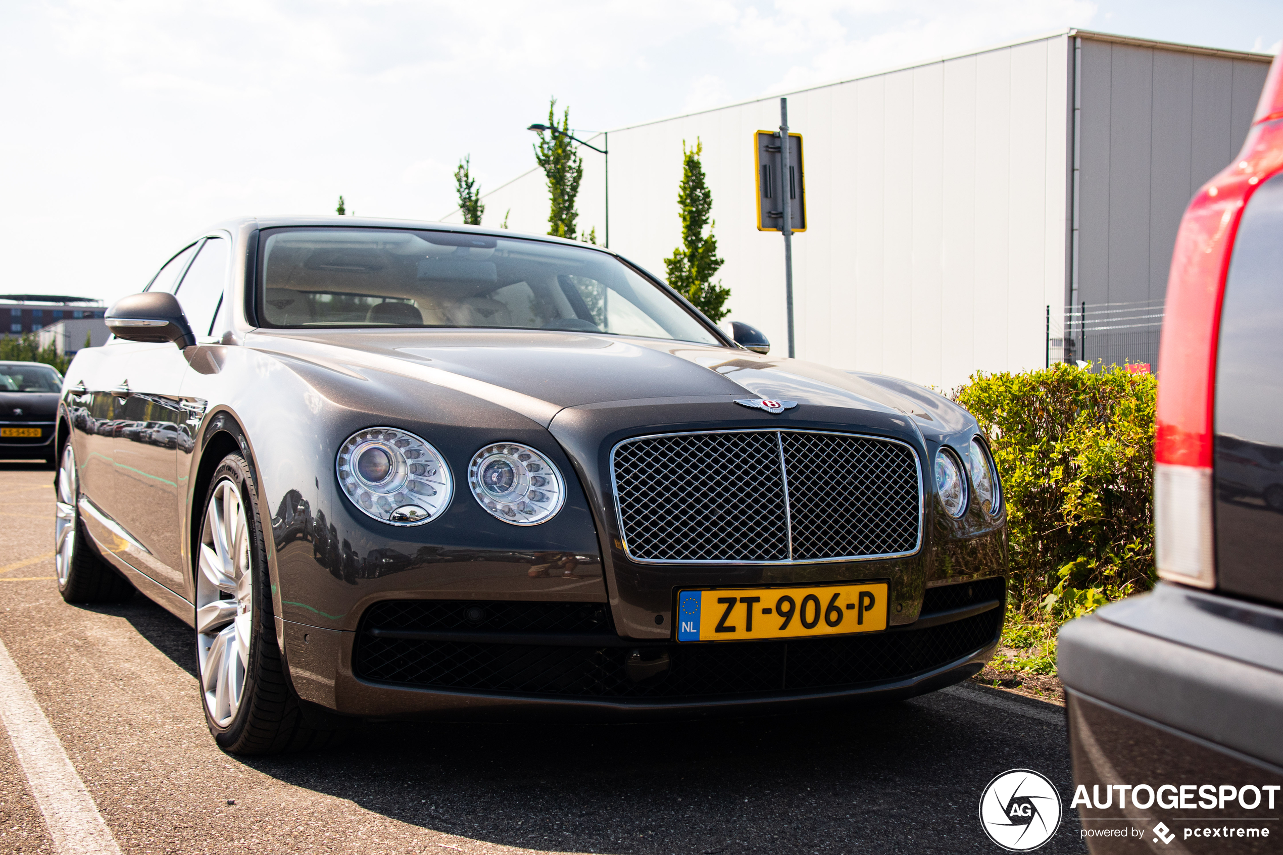 Bentley Flying Spur V8