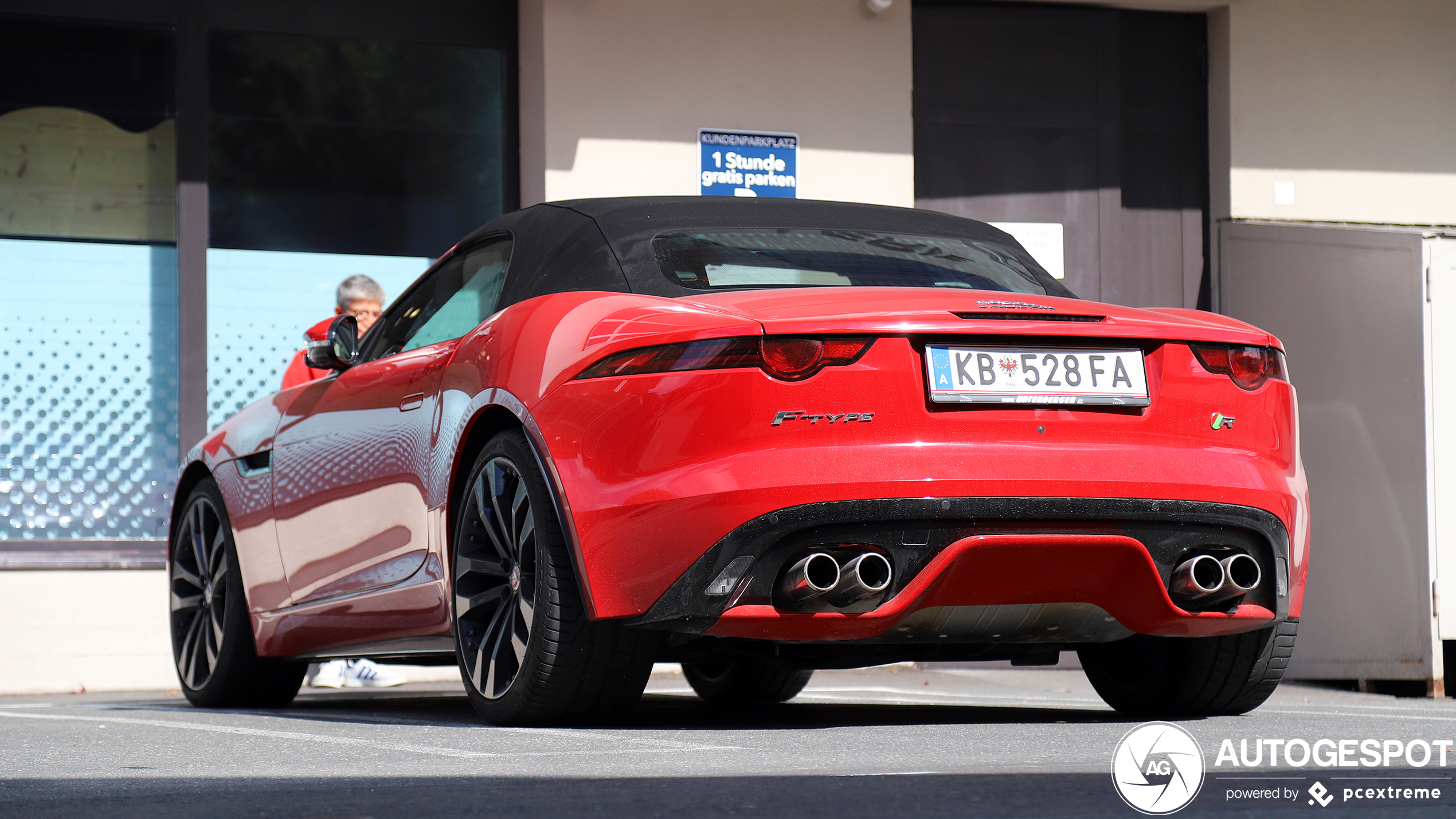 Jaguar F-TYPE R Convertible 2017