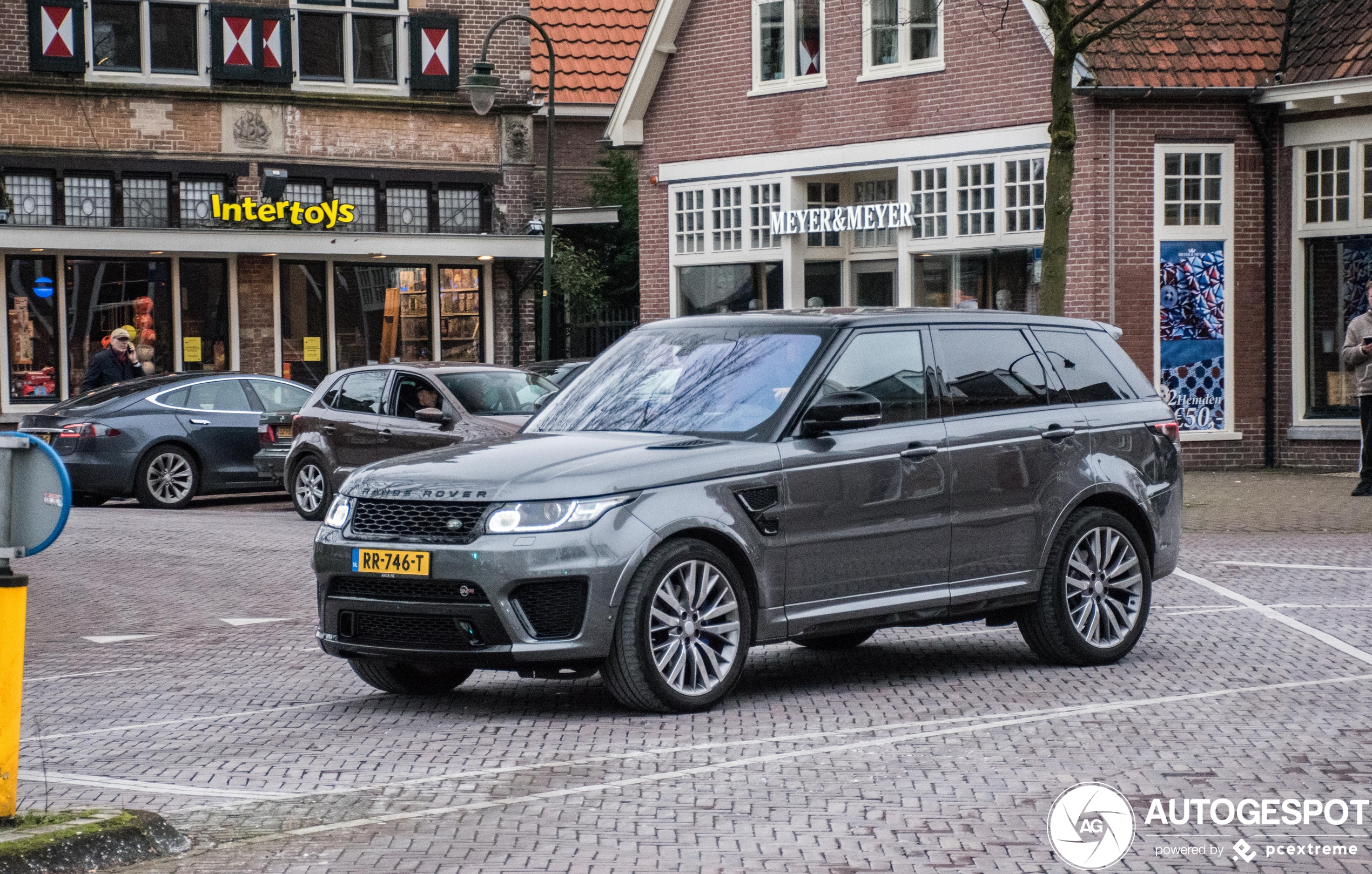 Land Rover Range Rover Sport SVR