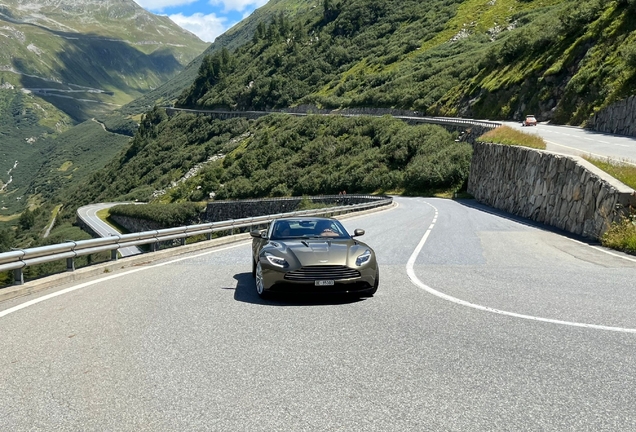 Aston Martin DB11