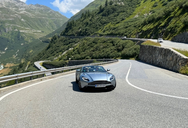 Aston Martin DB11 V8 Volante