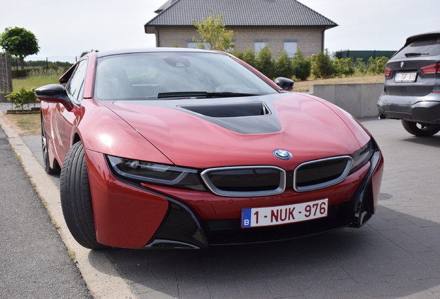 BMW i8 Protonic Red Edition