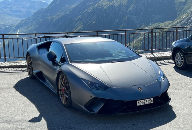 Lamborghini Huracán LP640-4 Performante