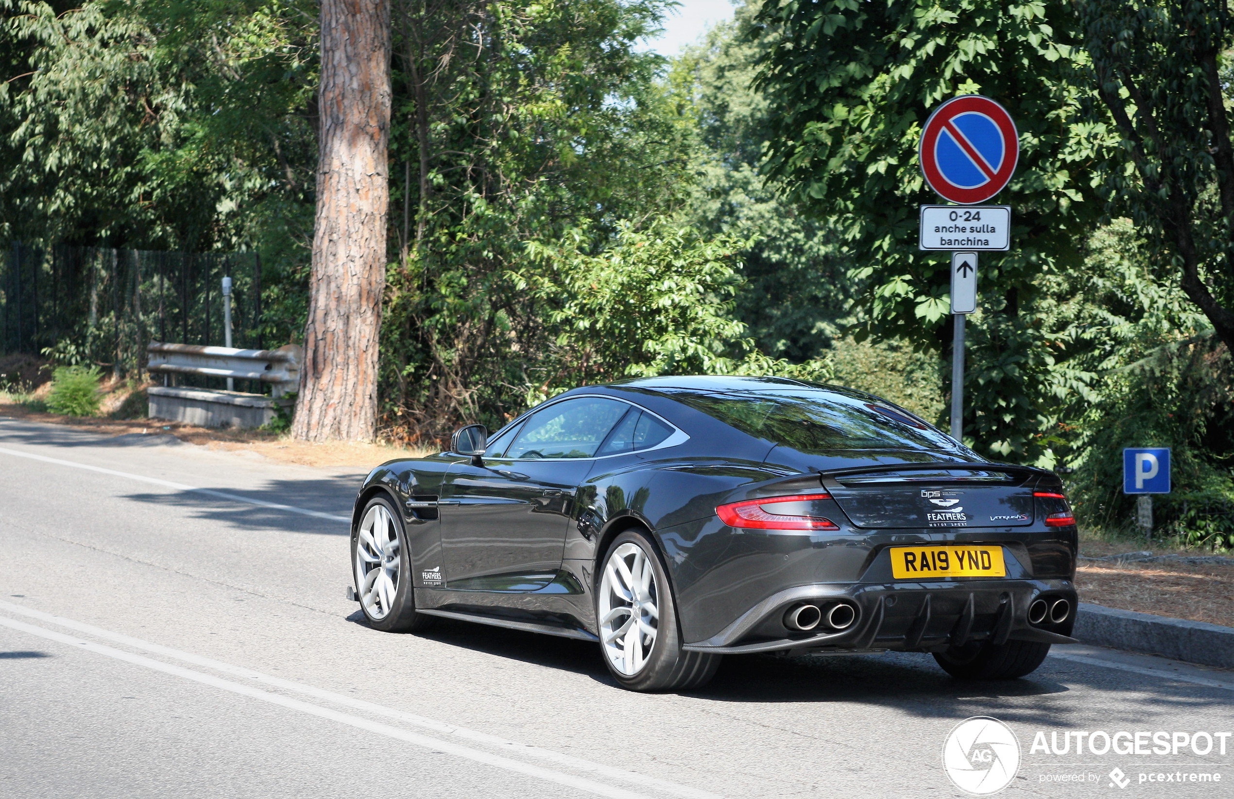 Aston Martin Vanquish S 2017