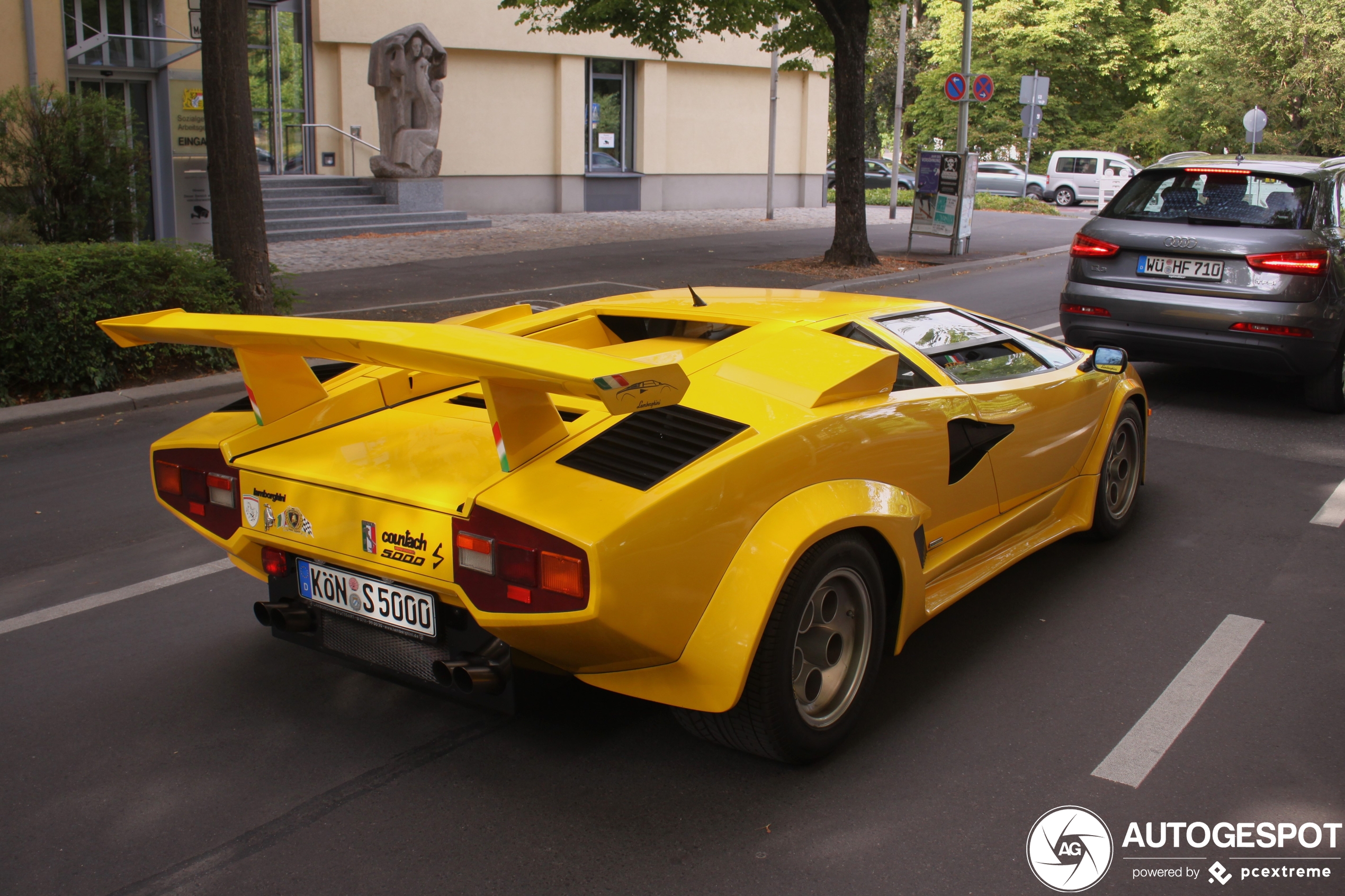 Bizarre Lambo laat spotter verbijsterd achter