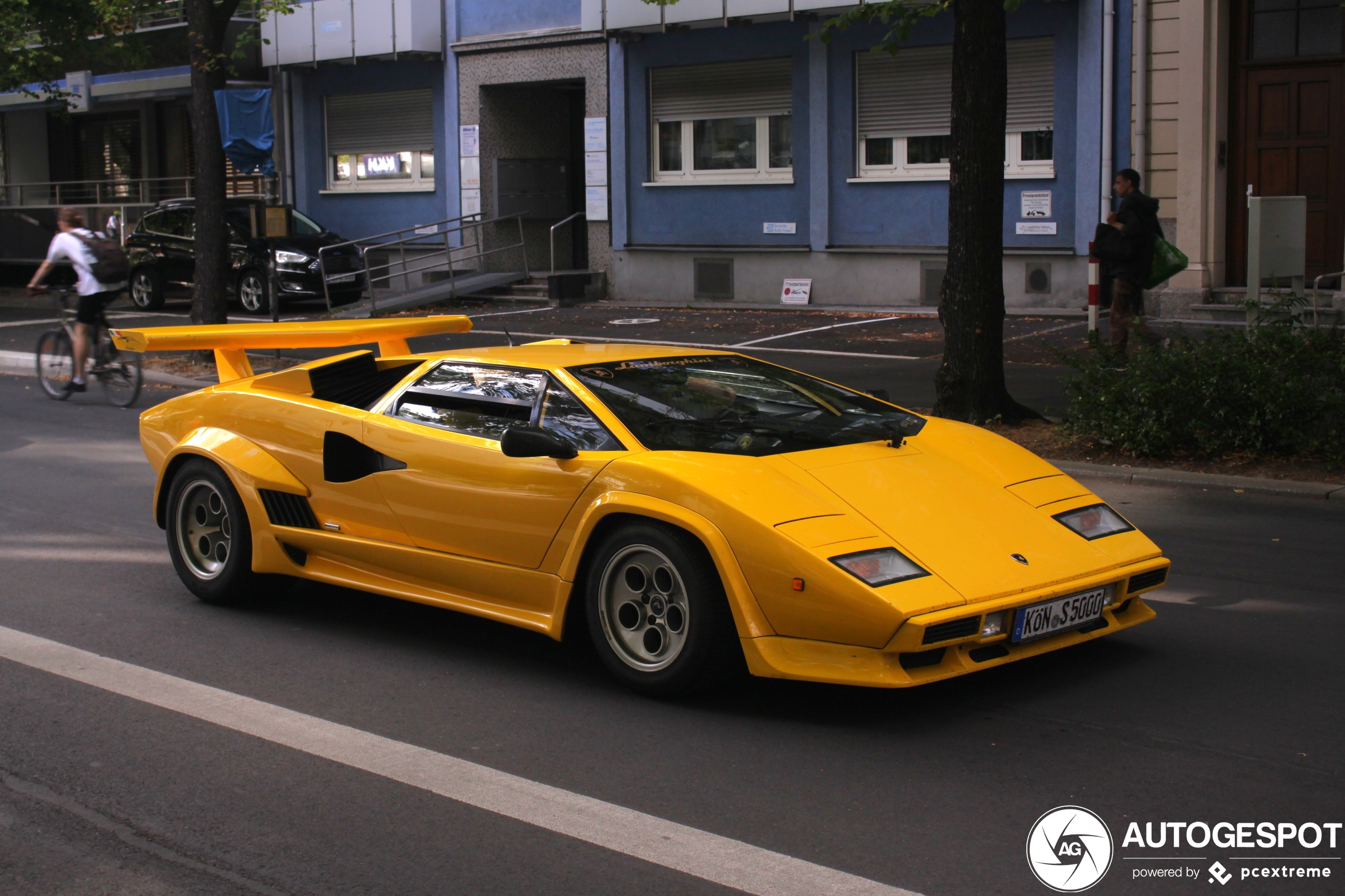 Bizarre Lambo laat spotter verbijsterd achter