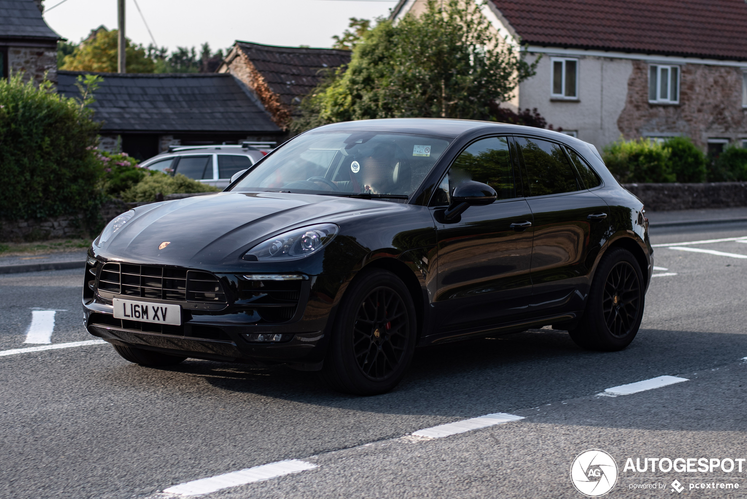 Porsche 95B Macan GTS