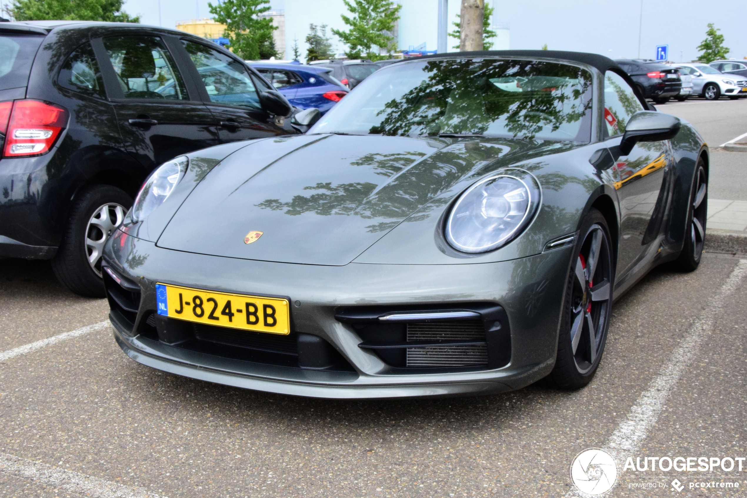 Porsche 992 Carrera 4S Cabriolet