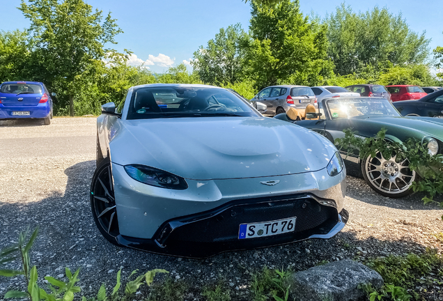 Aston Martin V8 Vantage 2018