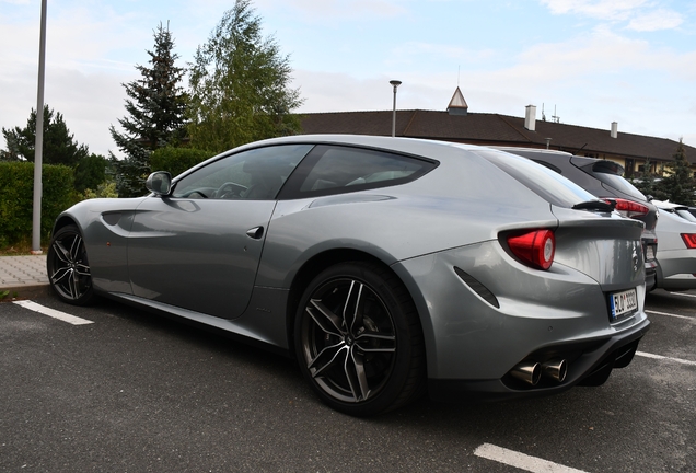 Ferrari FF