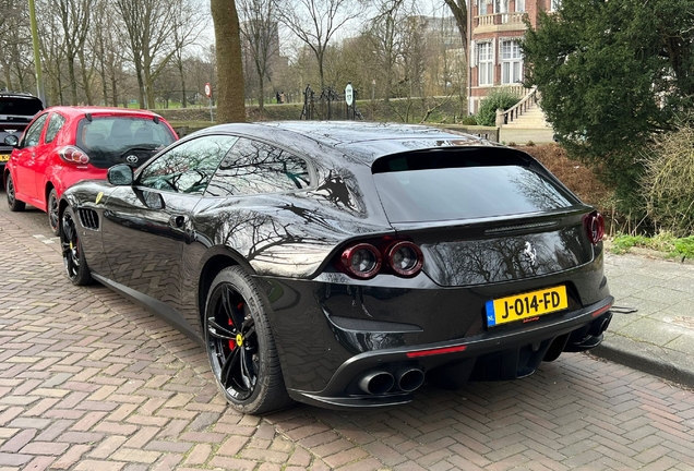 Ferrari GTC4Lusso