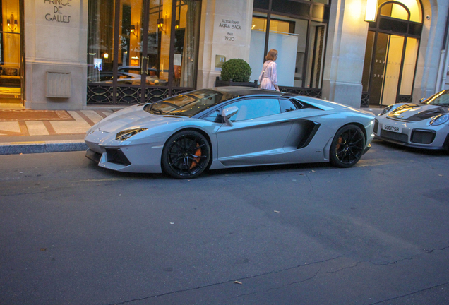 Lamborghini Aventador LP700-4 Roadster