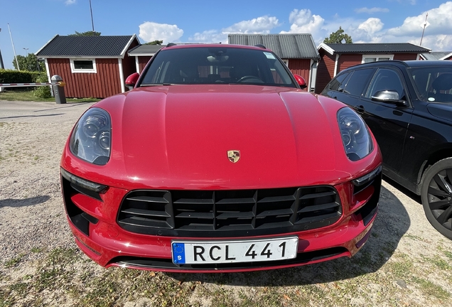 Porsche 95B Macan GTS