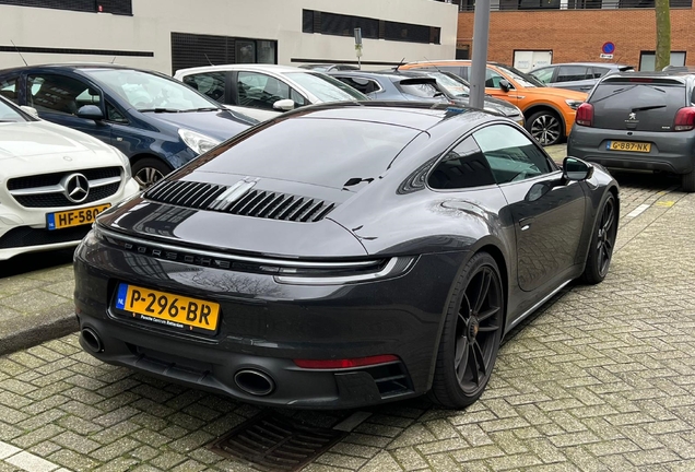 Porsche 992 Carrera 4 GTS