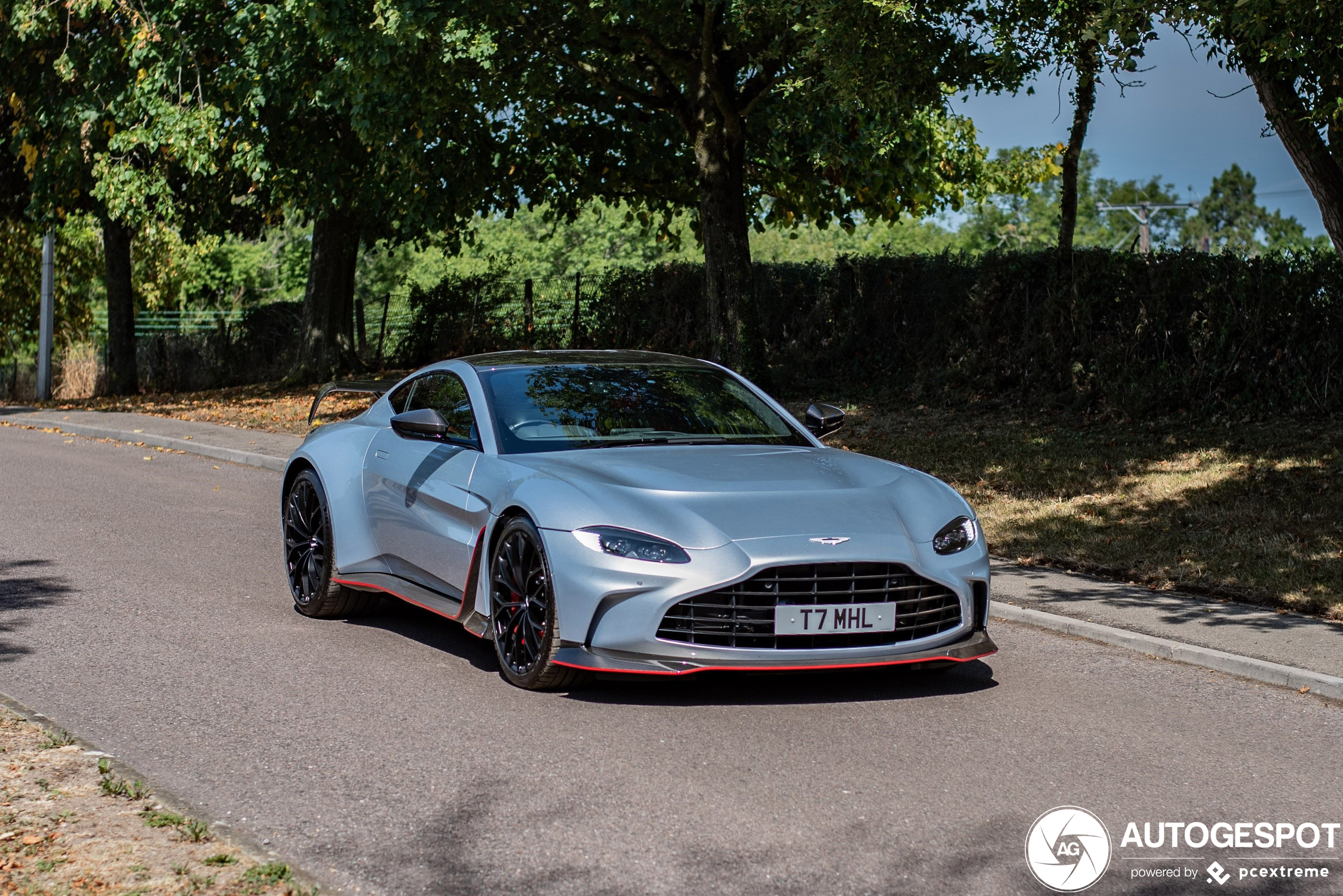 Aston Martin V12 Vantage 2023