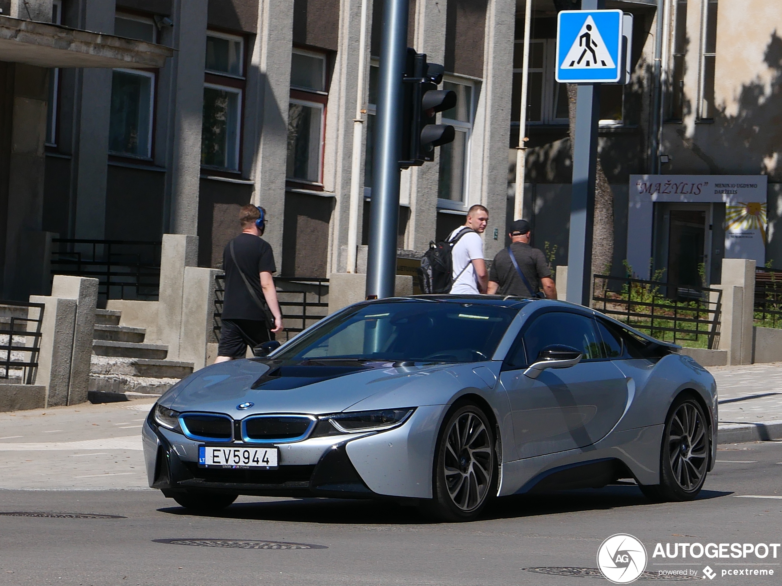 BMW i8