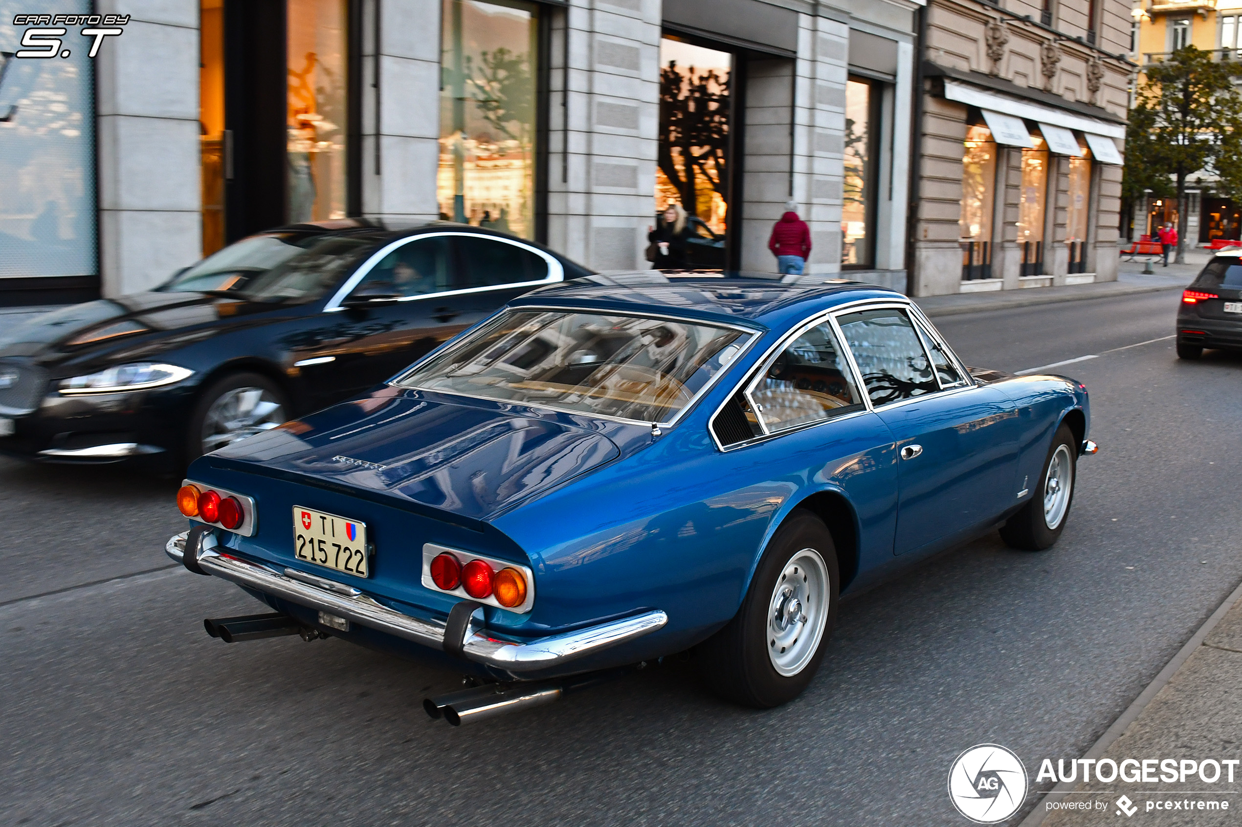 Ferrari 365 GT 2+2