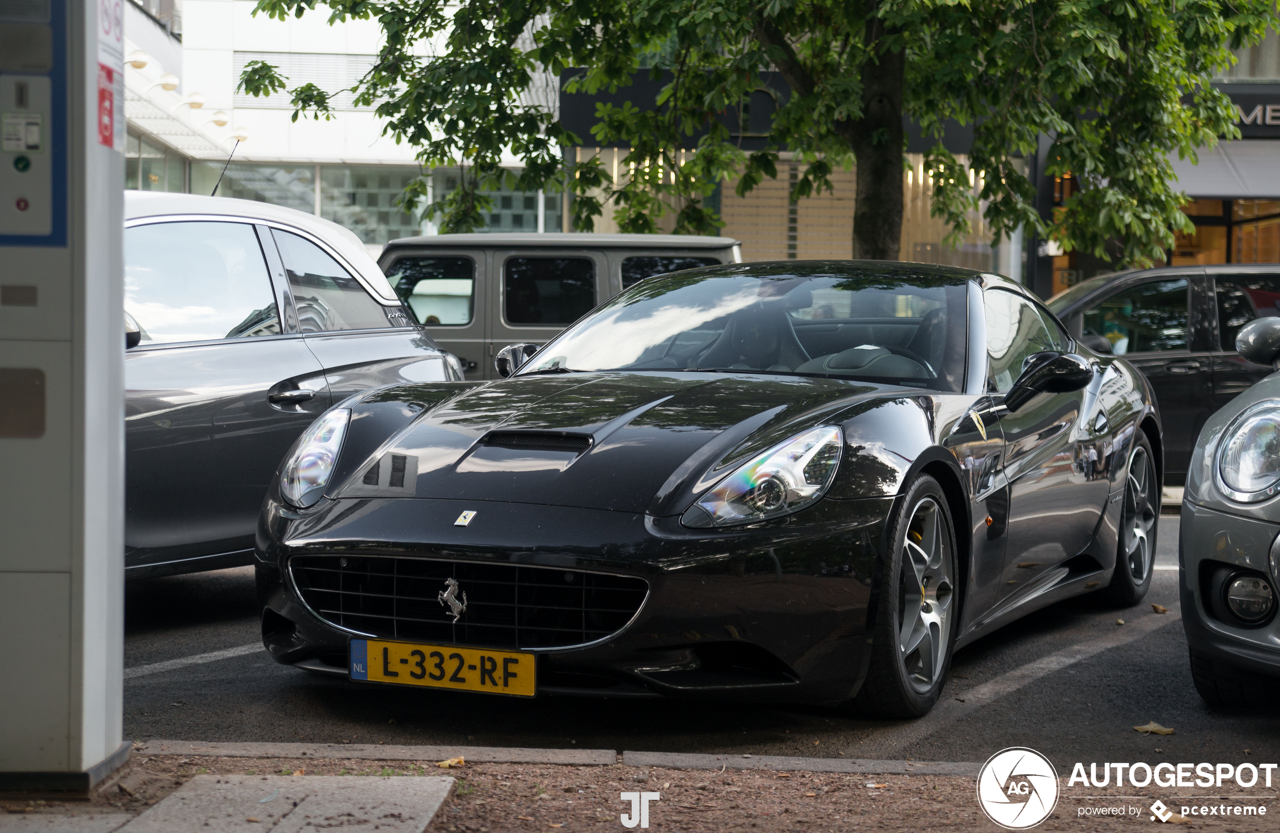 Ferrari California